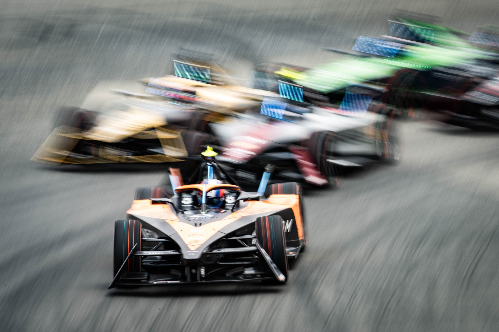 Hughes é punido por batida em Mortara e perde 3 posições no grid do eP de Londres 1