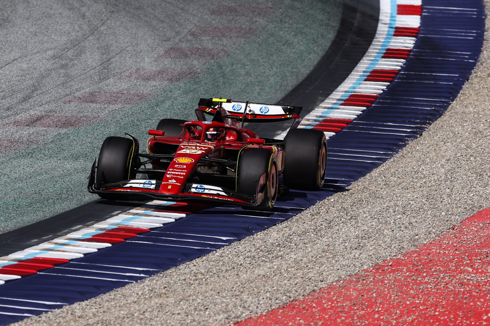 Ferrari cita “saltos y sobrecalentamiento de neumáticos” como problemas en Austria