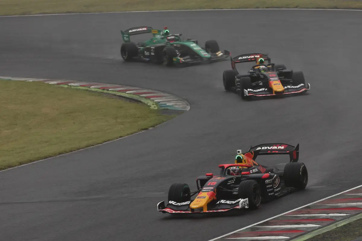Nojiri vence etapa caótica da Super Fórmula em Sugo com duas voltas em bandeira verde
