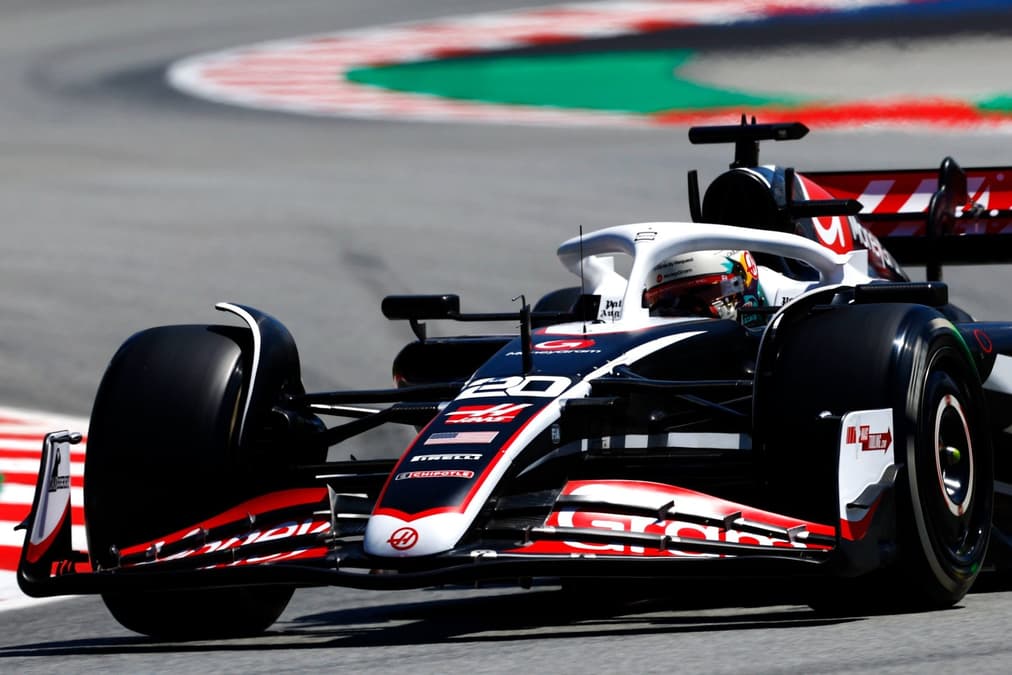 Magnussen admite el error que le valió una penalización en la salida del GP de España