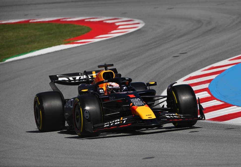 Verstappen destaca un día sin problemas en Barcelona: “Pudimos probar algunos reglajes”