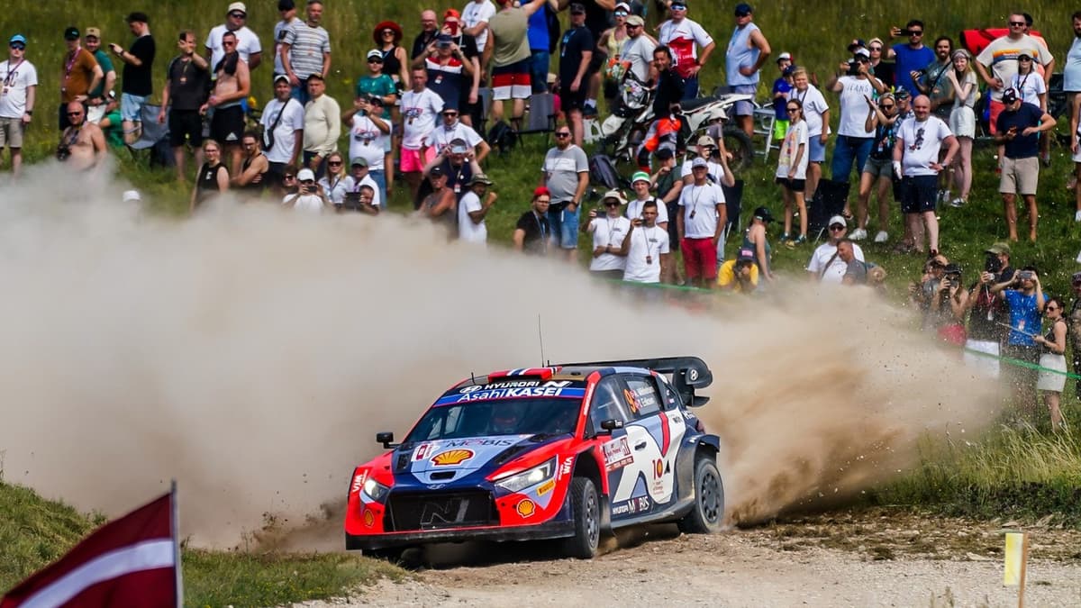 Mikkelsen sorprende con Hyundai y lidera el Rally de Polonia tras la jornada de viernes