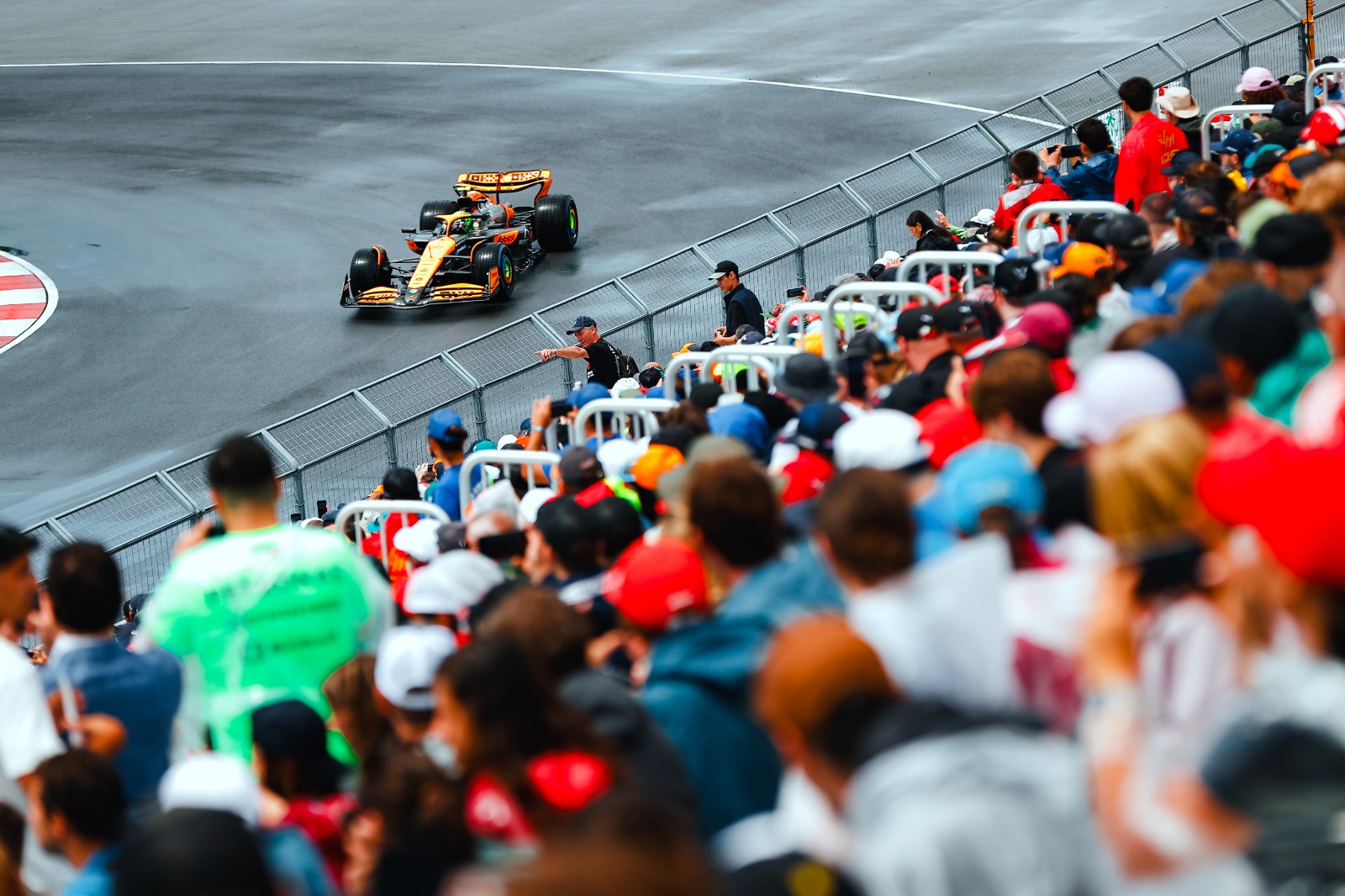Norris se impone sobre el final en lluvioso primer entrenamiento del GP de Canadá