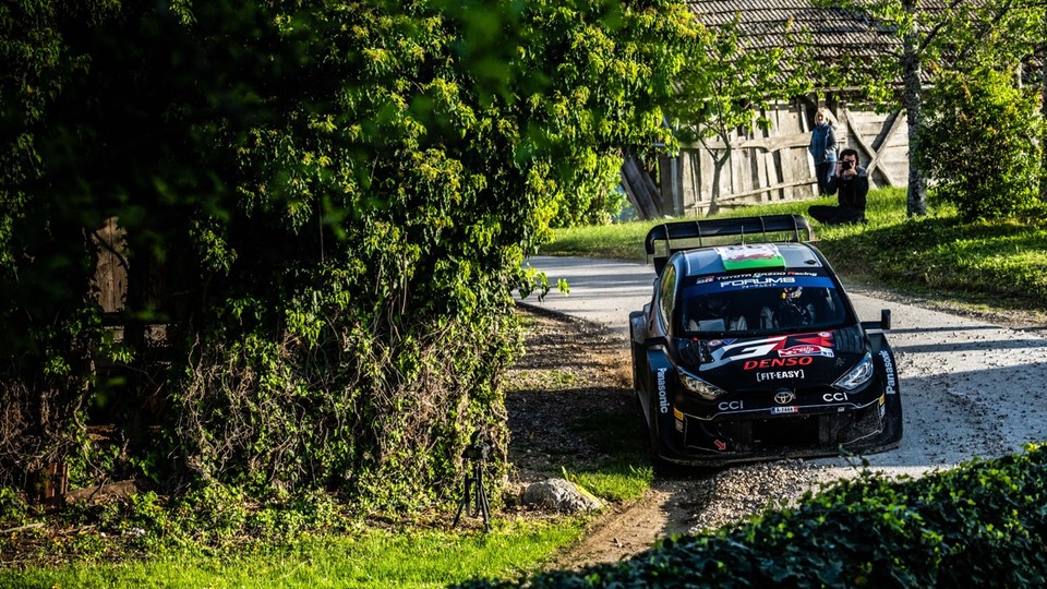 Ogier sufre accidente en reconocimiento de pista y queda afuera del Rally de Polonia