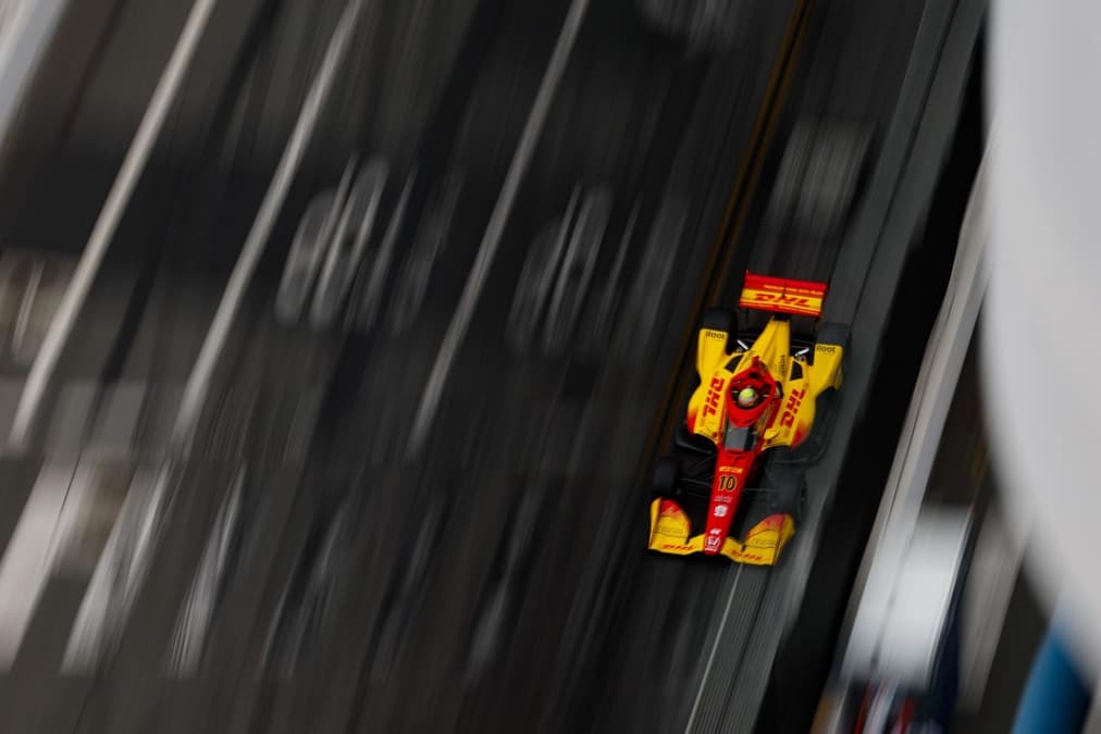 Palou se recupera tras Indy 500 y lidera primer entrenamiento en Detroit; Canapino, 11°