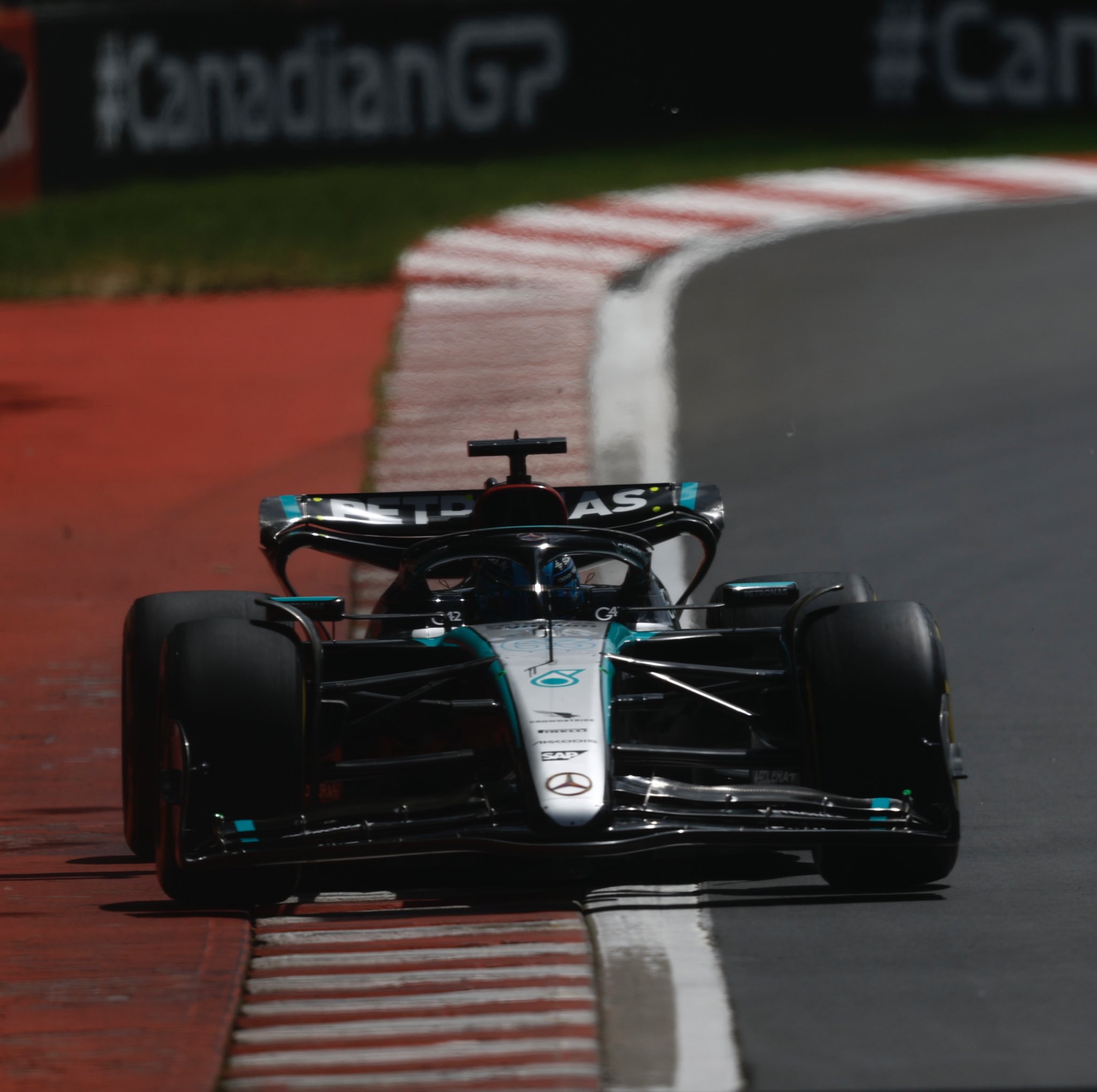 Russell sueña con la victoria en el Gran Premio de Canadá tras la pole: “¿Por qué no?”