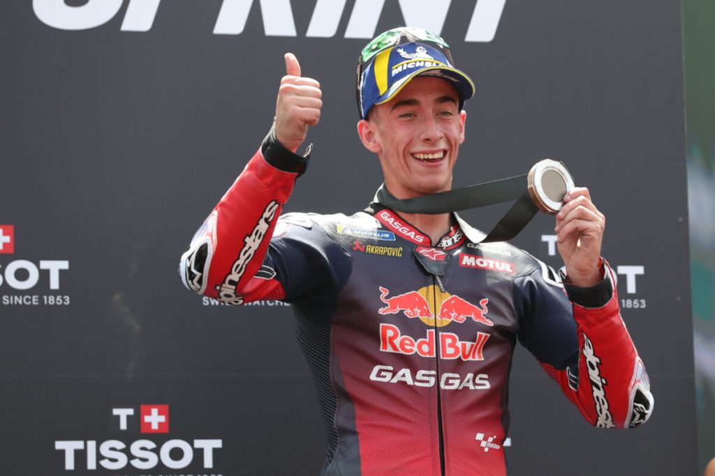 Acosta firma contrato multianual y se incorpora al primer equipo de KTM en 2025