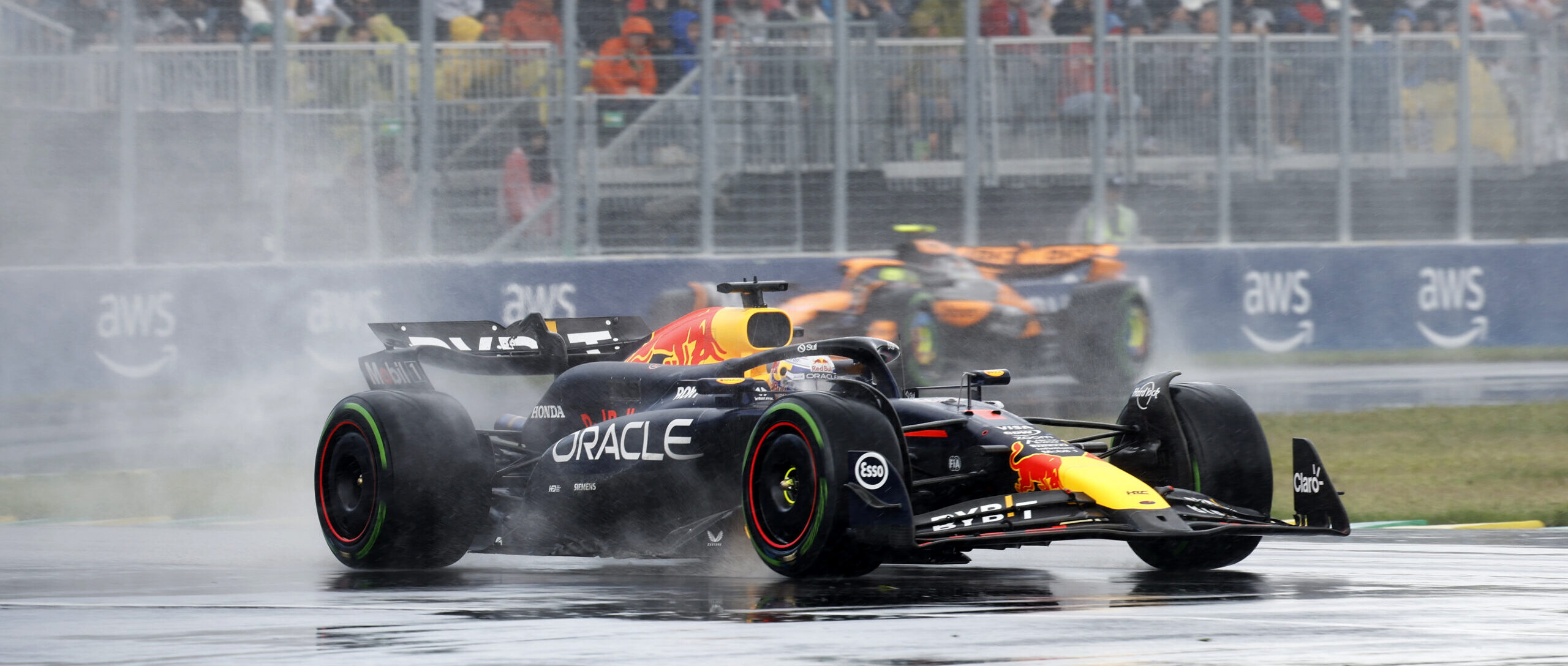 Verstappen se impone en carrera caótica y vence en Canadá; Pérez y Sainz abandonan