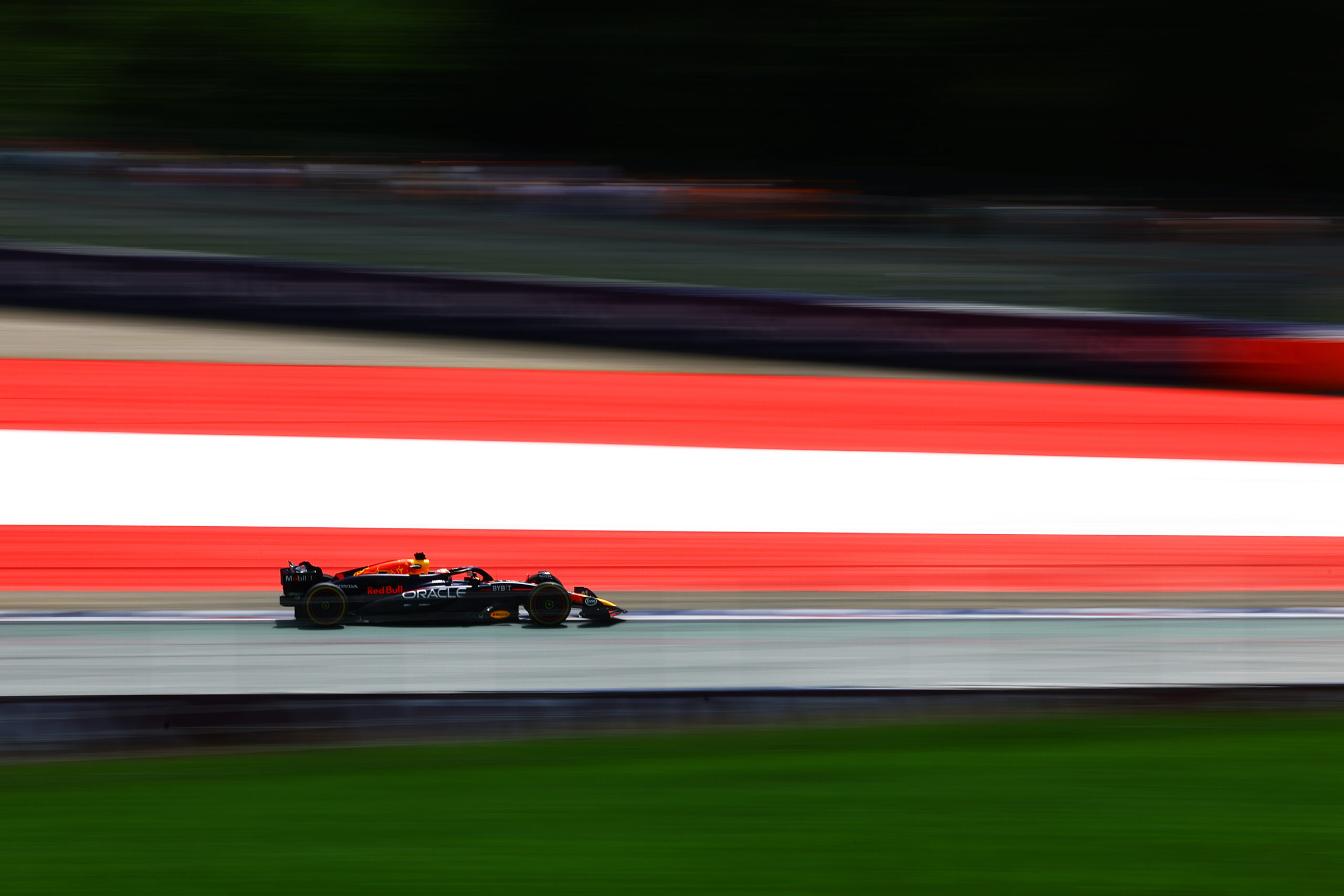 Verstappen se recupera de falla y lidera único entrenamiento del GP de Austria