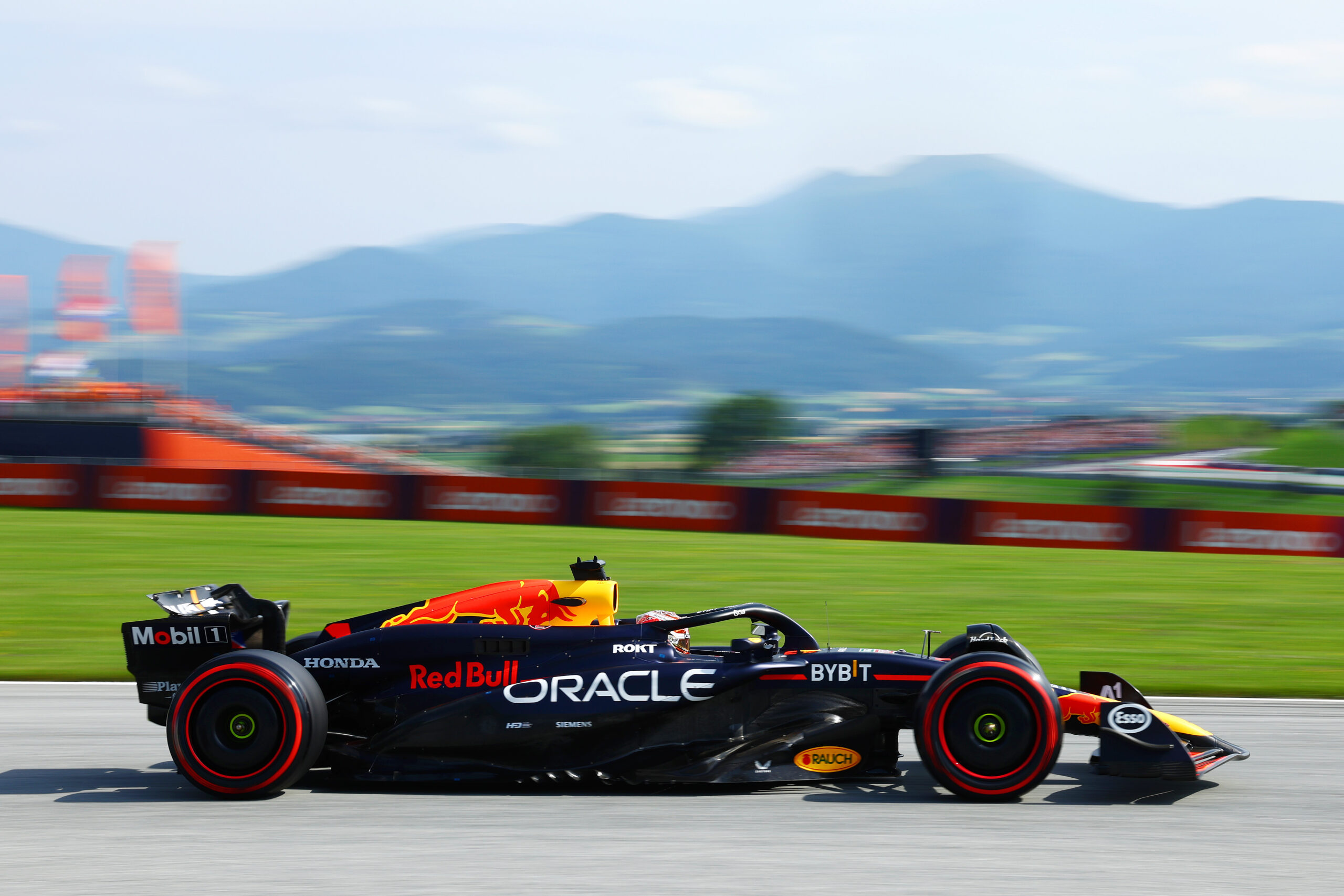 Verstappen arrasa y conquista la pole position del GP de Austria; Norris es 2°