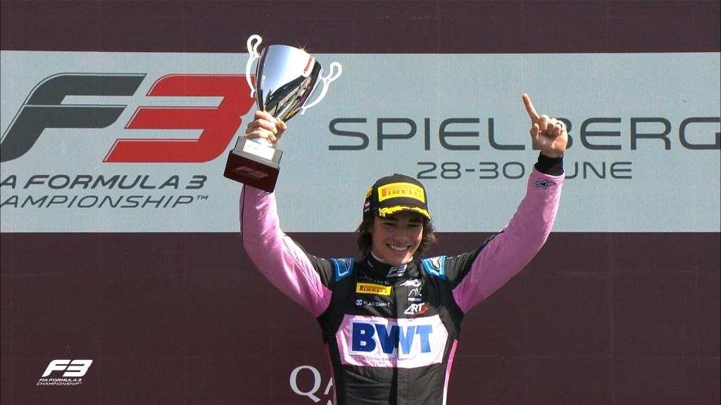 Tsolov gana la carrera sprint de F3 en Austria y Montoya se golpea en los últimos instantes