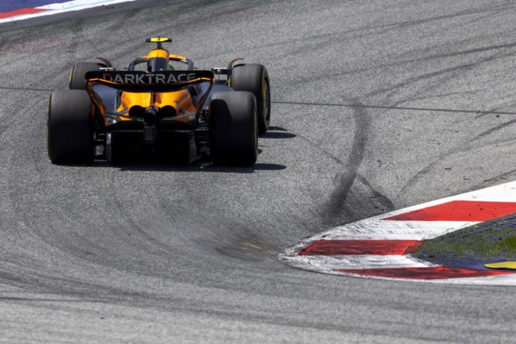 Norris reconoce que su coche quedó “totalmente destruido” y espera desafíos para Silverstone