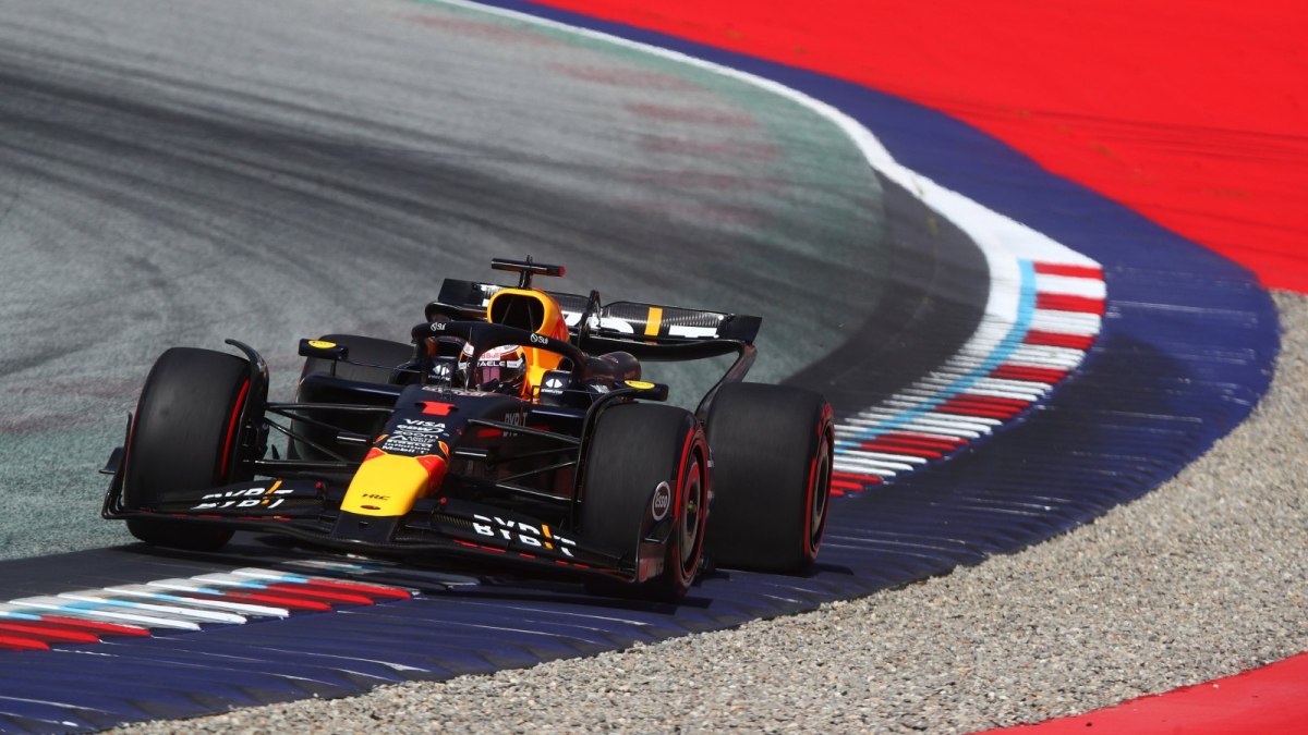 Verstappen surra rivais na casa da Red Bull e conquista pole do GP da Áustria de F1