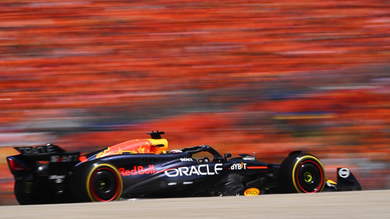 Verstappen reclama e diz que carro da Red Bull estava “impossível de guiar” na Áustria