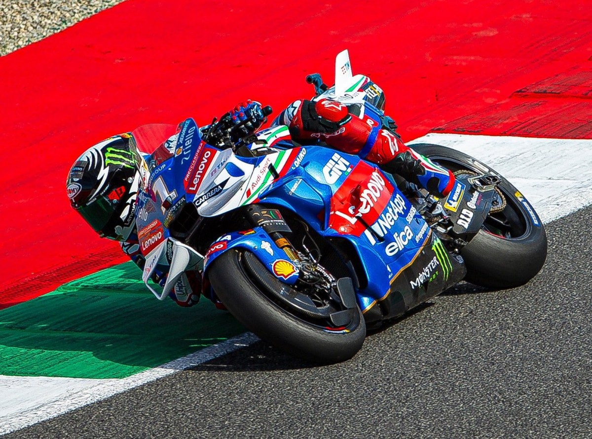 Bagnaia coloca rivais no bolso e comanda dobradinha da Ducati na Itália. Martín é 3º