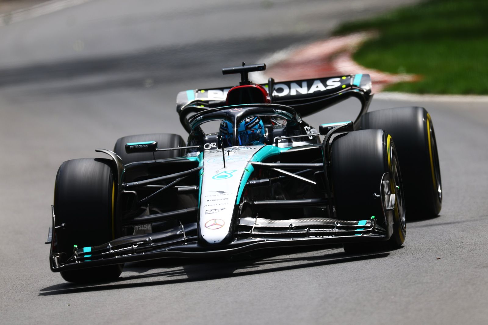Russell vê “1º passo” com pole e sonha com vitória no GP do Canadá: “Por que não?”
