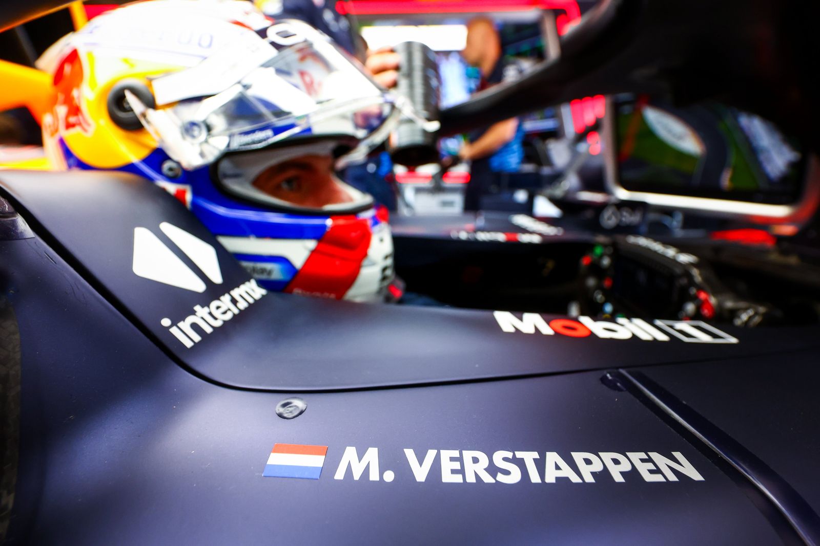 Verstappen lamenta problema no RB20 e se preocupa com “implicações” no Canadá