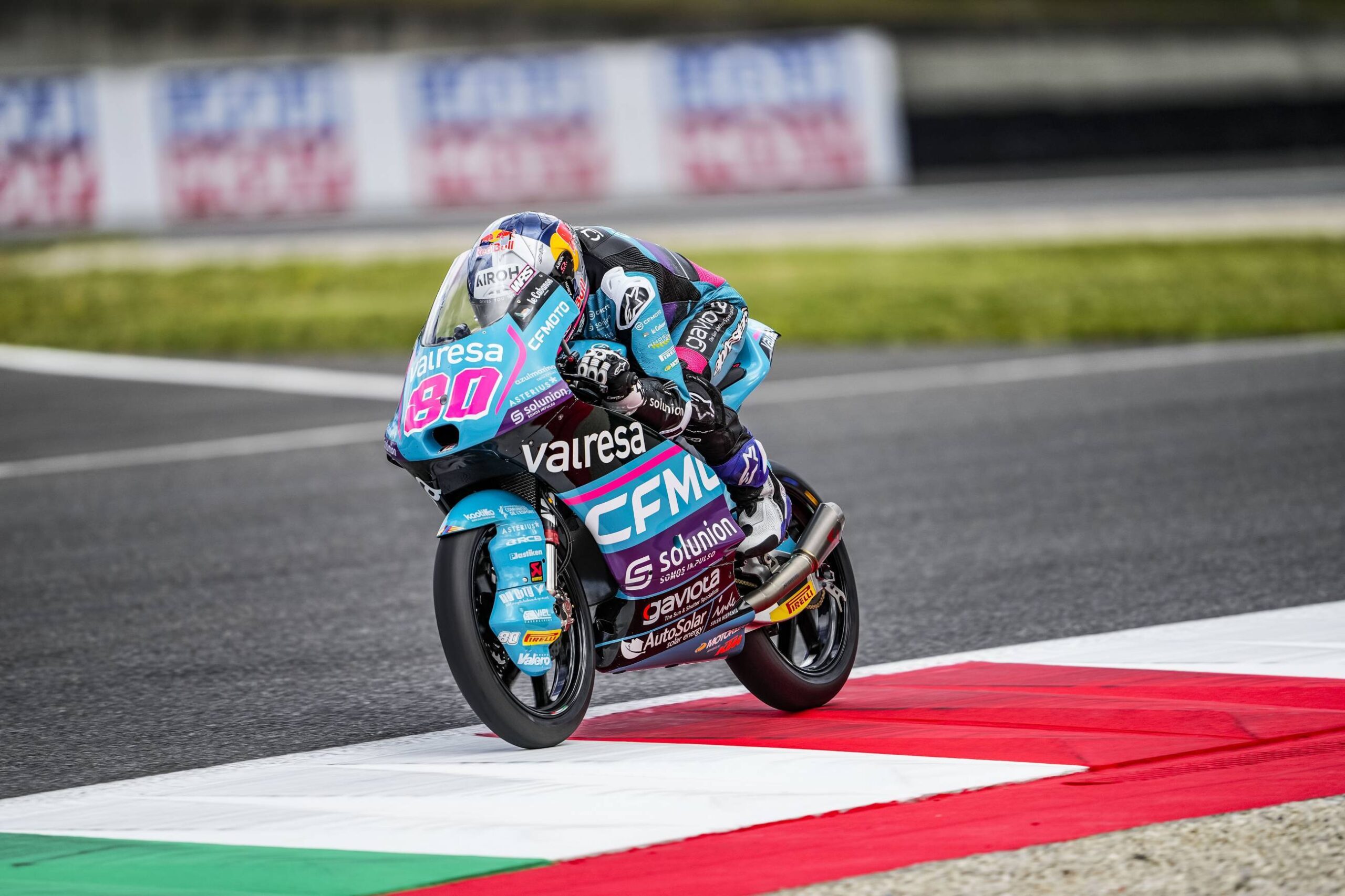 Alonso aparece no fim e rouba pole de Ortolá no GP da Itália da Moto3. Holgado é 5º
