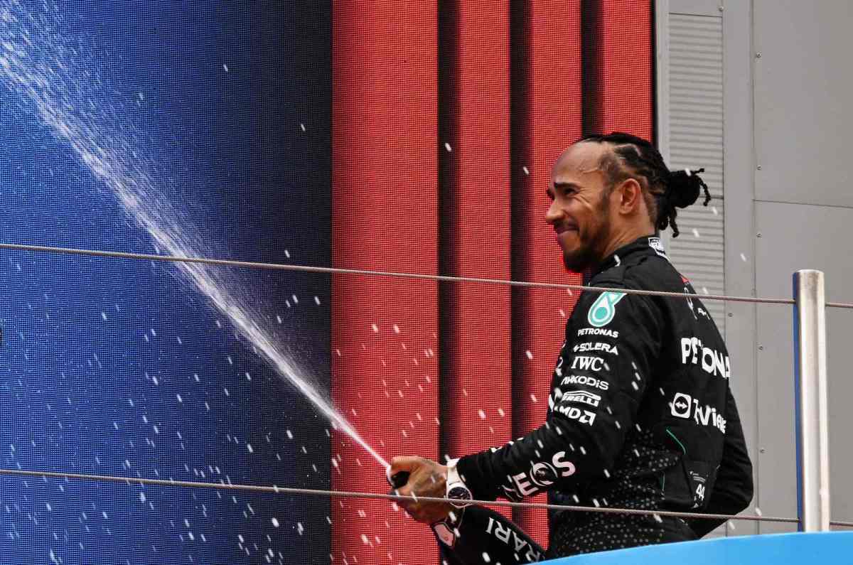 Hamilton evita maior seca de pódios em inícios de temporadas da carreira na Espanha