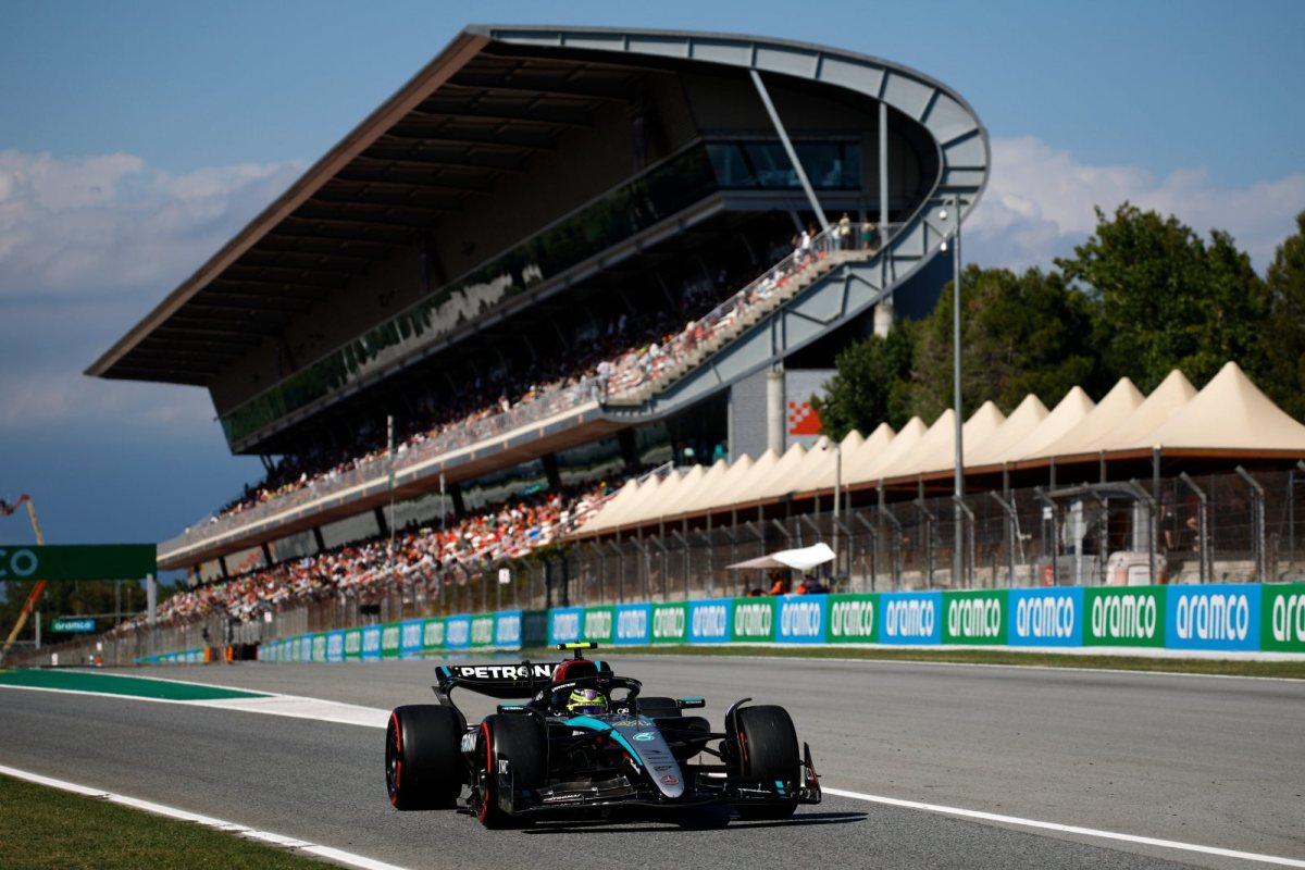 Hamilton alimenta esperança da Mercedes e lidera TL2 do GP da Espanha. Verstappen é 5º
