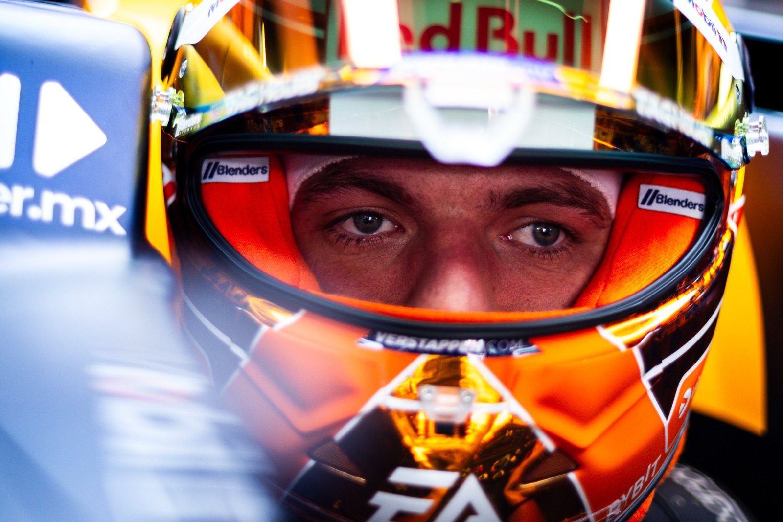 Verstappen revela “problemas de visão” após acidente com Hamilton em Silverstone