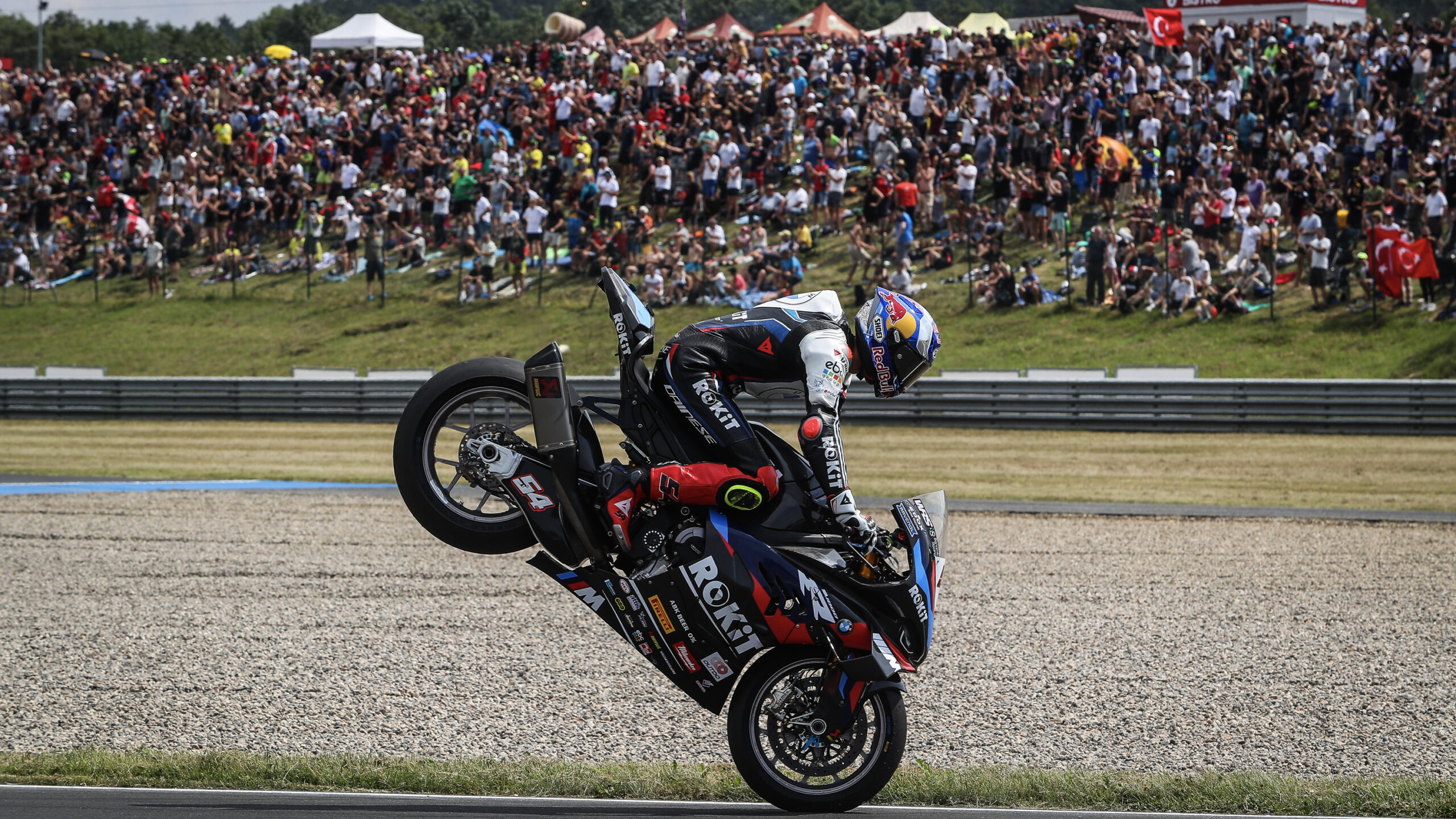 Razgatlioglu vence oitava seguida na corrida 1 do WSBK 2024 na Tchéquia