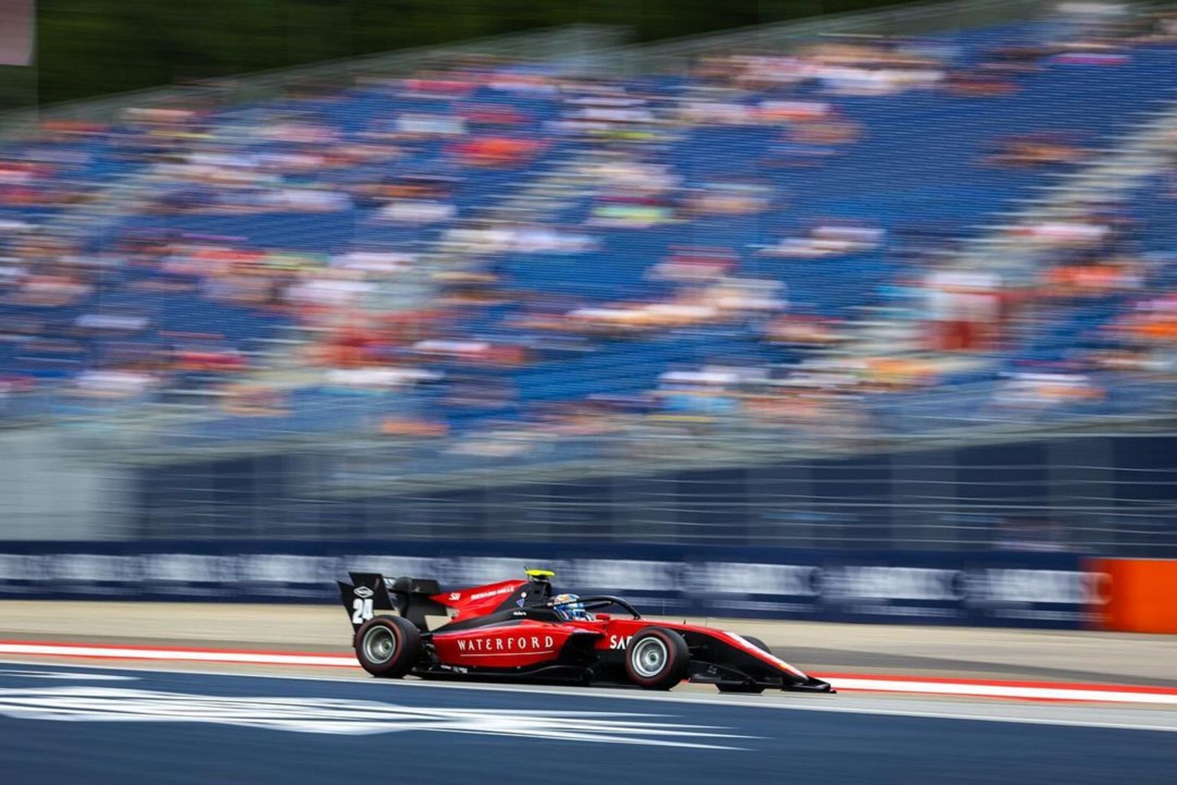Van Hoepen se impone en interrumpida qualy de F3 en Hungría por accidente de Browning
