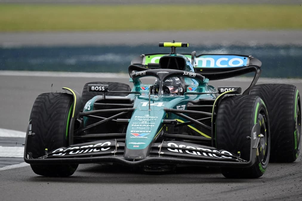 Alonso celebra los puntos y lamenta “experiencias recientes” en Aston Martin