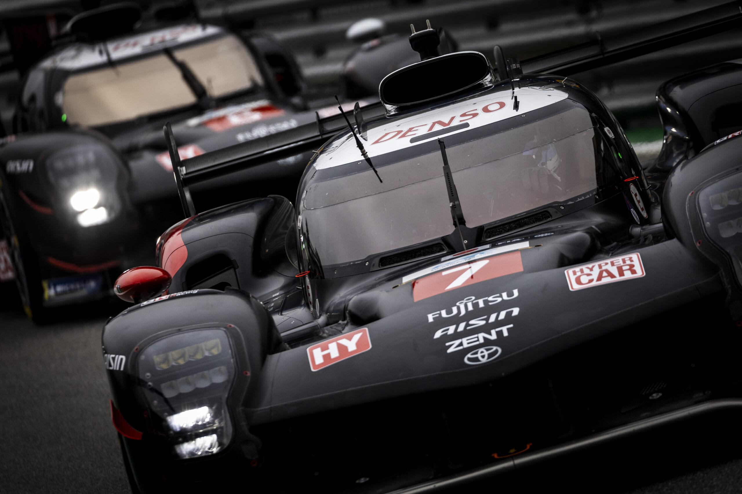 Toyota #7 abre confortável vantagem e lidera primeira hora do WEC em Interlagos