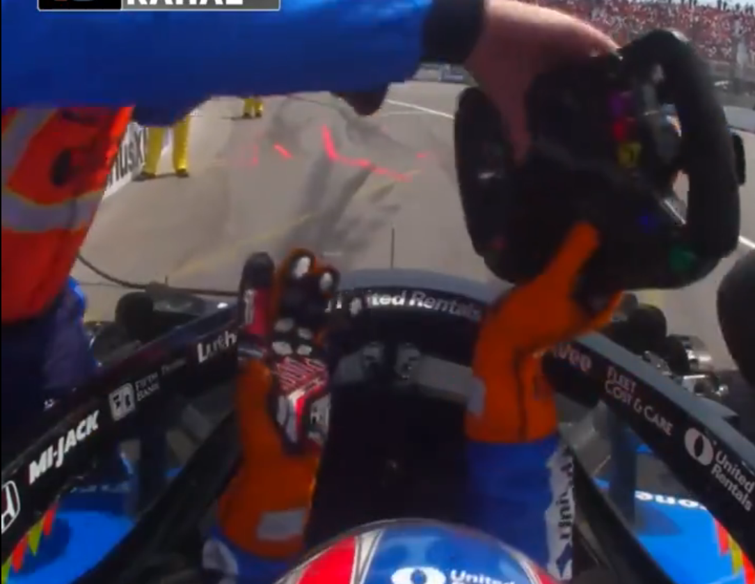 Rahal aproveita pit-stop e troca volante durante GP de Toronto da Indy
