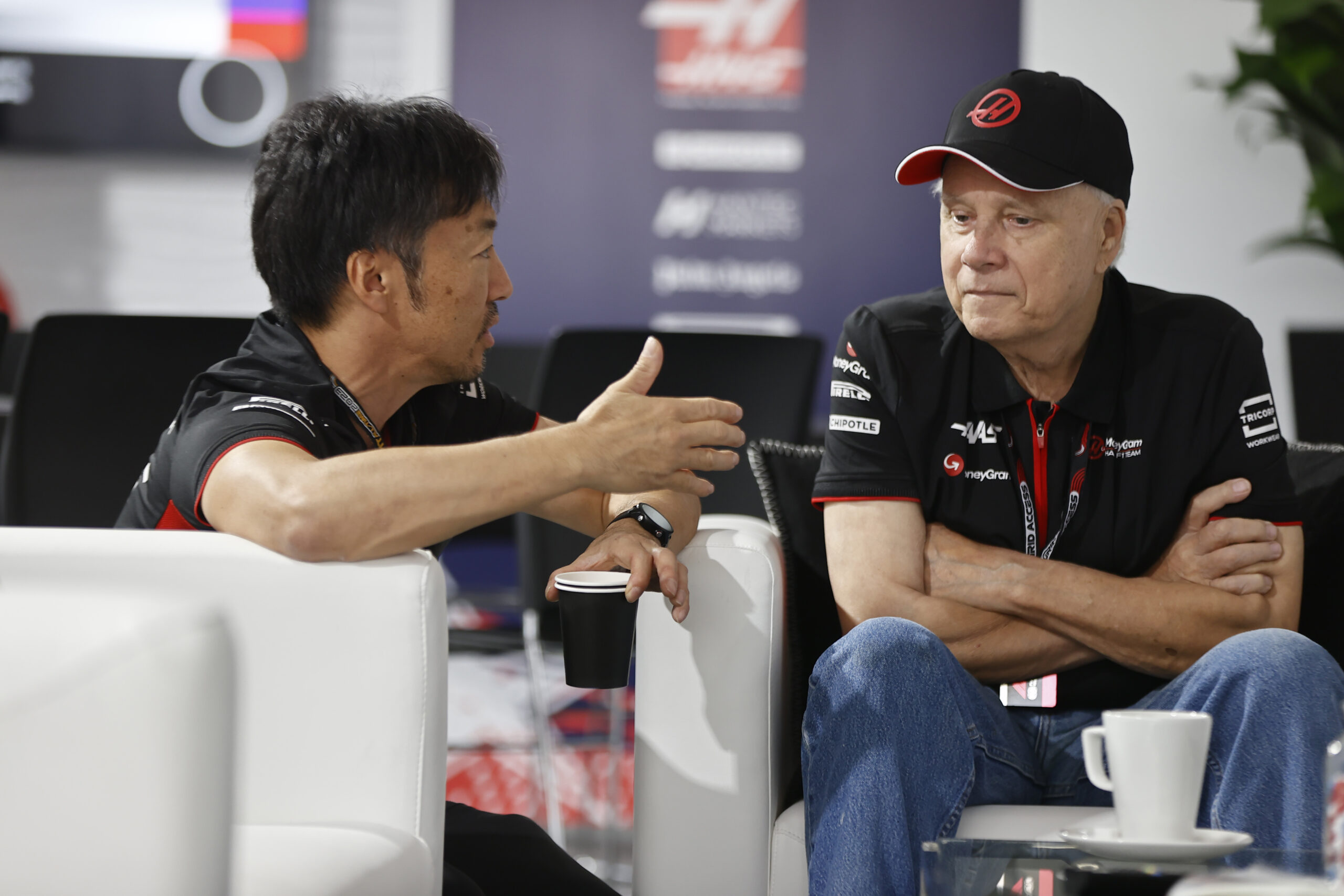 Haas celebra cambios y resultados en el equipo tras “cuatro años en los últimos lugares”