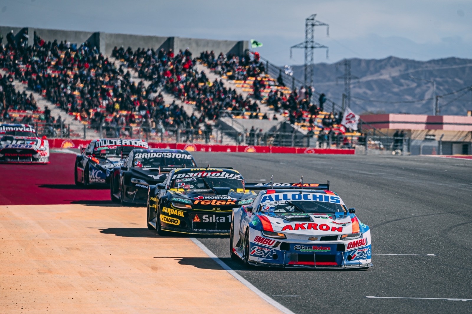 Álvarez supera a Mangoni y vence en accidentada carrera del TC en San Juan
