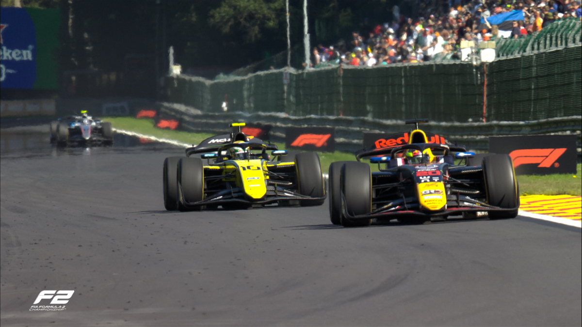 Hadjar neutraliza Bortoleto e vence corrida 2 da F2 na Bélgica. Aron quebra na volta final