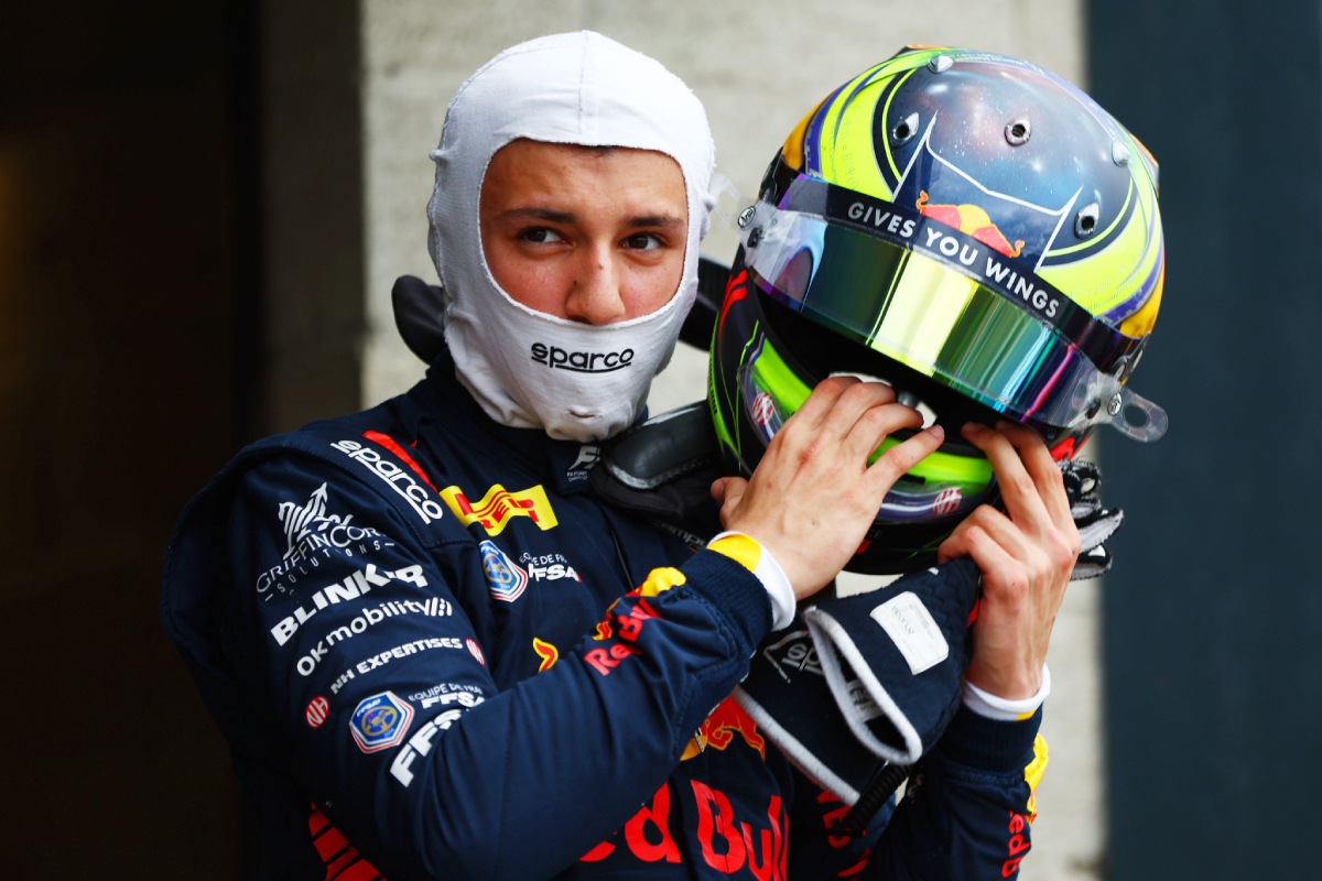 Hadjar tem volta deletada por causar bandeira vermelha e larga em 20º no Azerbaijão na F2