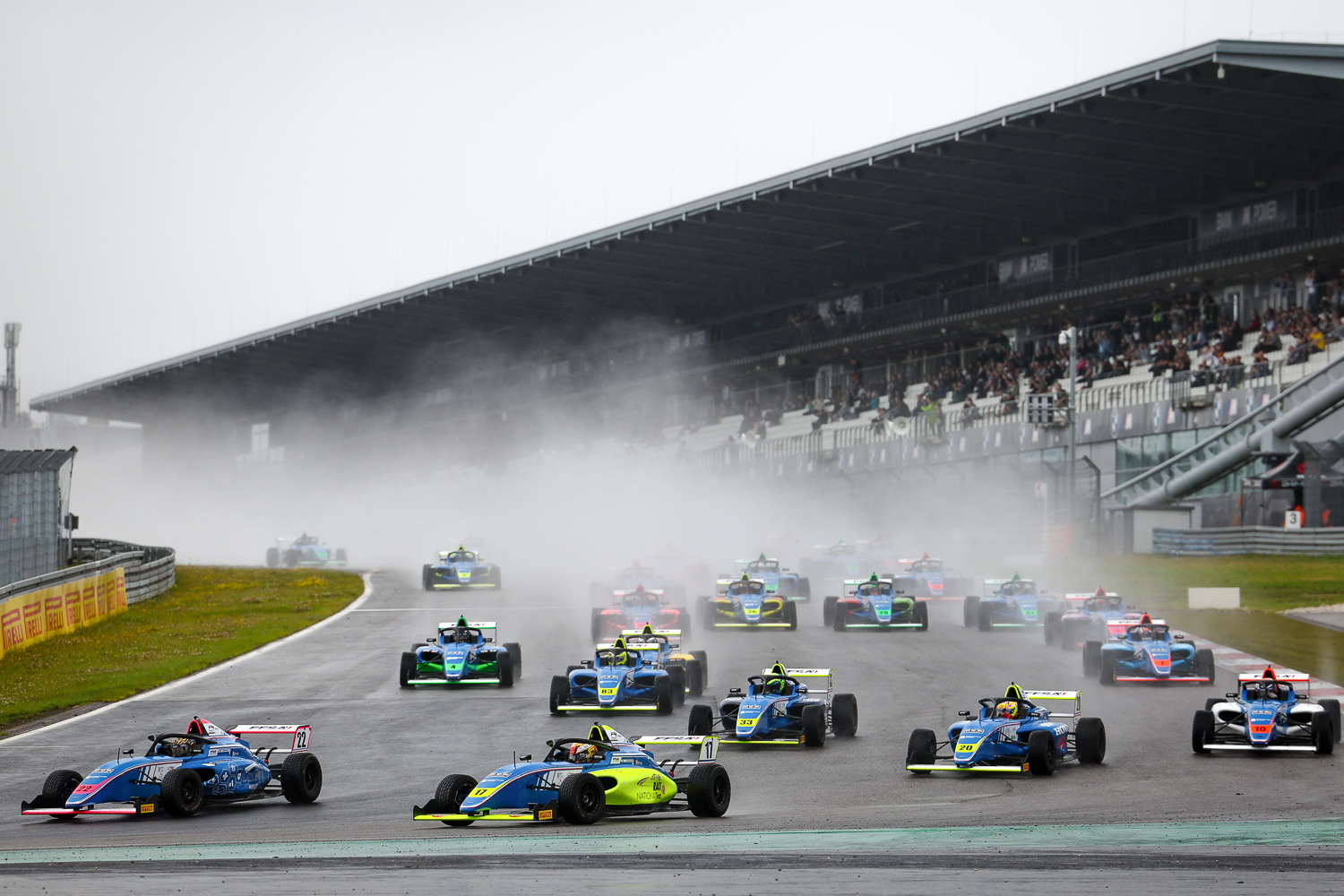 Stevenheydens lidera F4 Francesa com vitórias em Nürburgring. Caranta conquista corrida 1