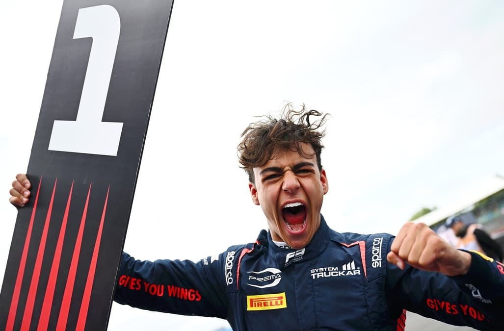 Lindblad aprovecha sanción a Voisin y gana segunda carrera de F3 en Gran Bretaña