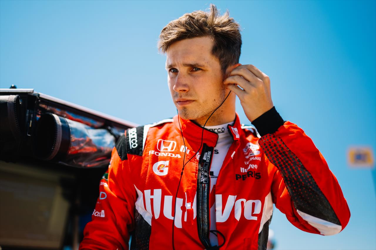 McLaren anuncia llegada de Lundgaard en lugar de Rossi para la temporada 2025 de Indy