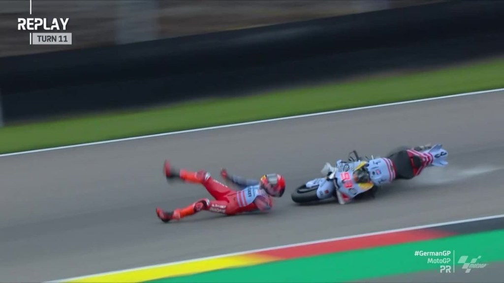 Marquez es eyectado de su moto y sufre caída en el primer entrenamiento de MotoGP en Alemania