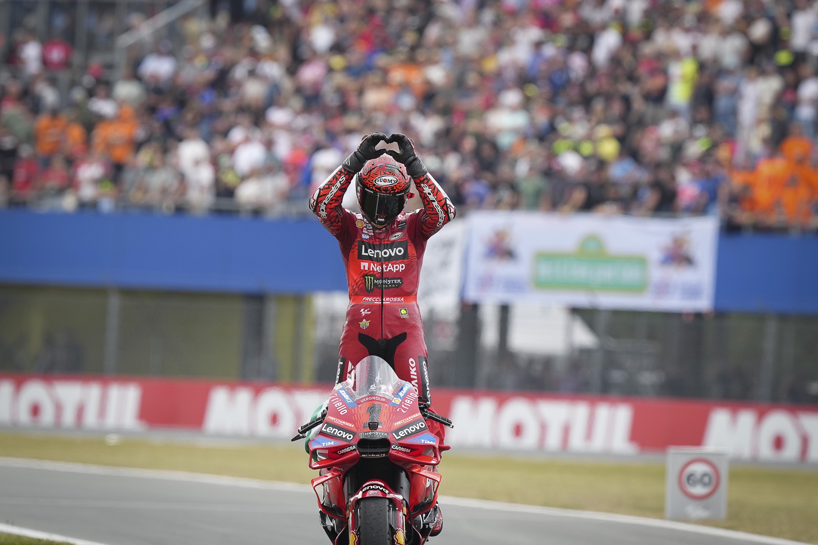 Bagnaia evita comemoração excessiva após domínio em Assen: “Sou muito crítico”