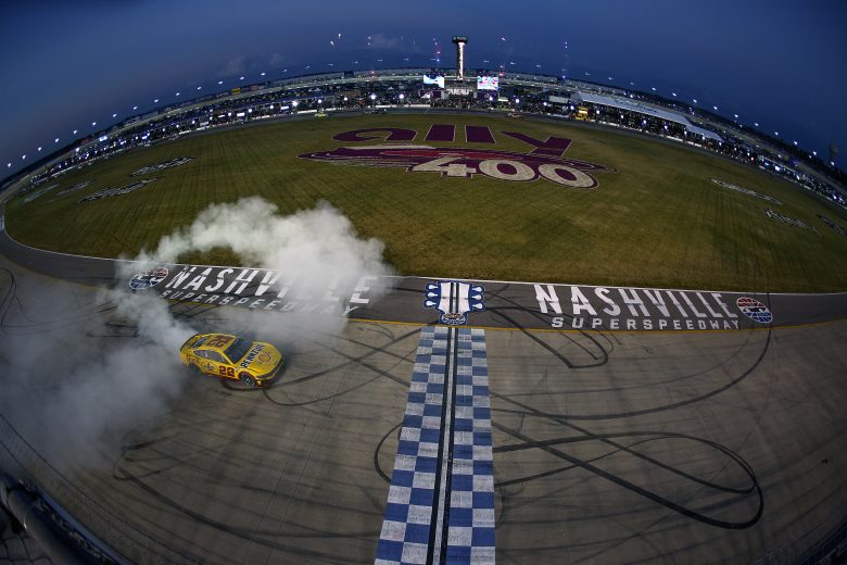 Logano vence 1ª de 2024 em Nashville. Confira briga pelos playoffs da Nascar