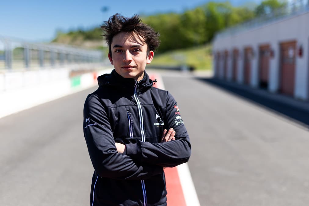 Pino descarta la presión de debutar en el WEC a los 19 años: «Estaba todo planeado»