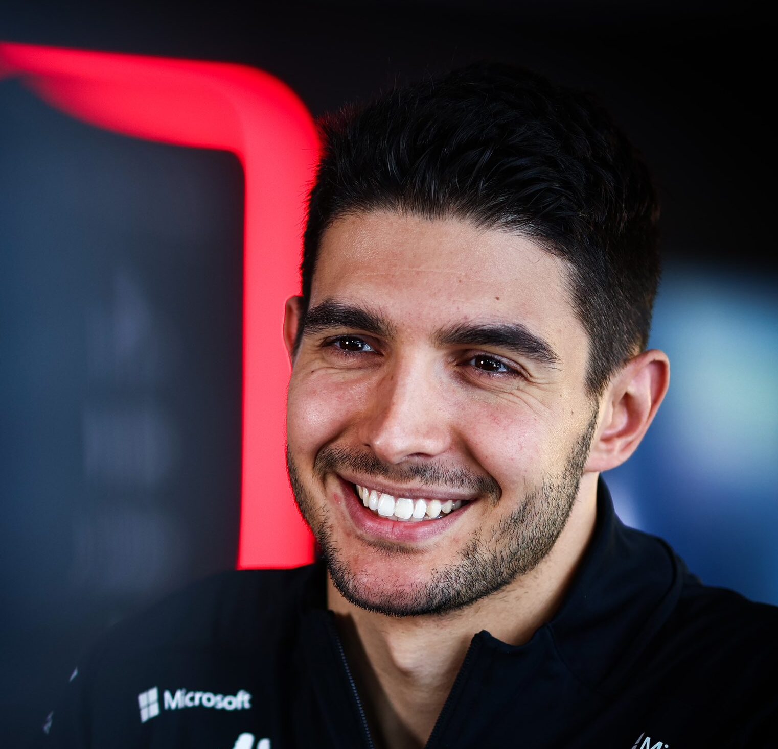 Ocon ya piensa en Haas y se deshace en elogios hacia Bearman: «Fuerte en cualquier coche»