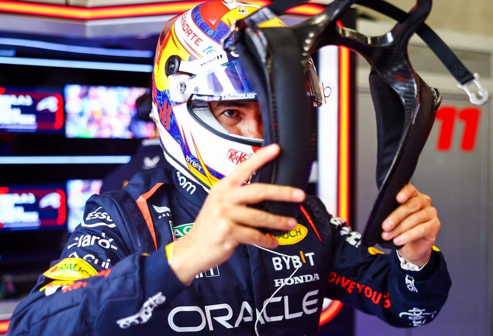 Red Bull garantiza la permanencia de Pérez en F1 2024 tras una reunión