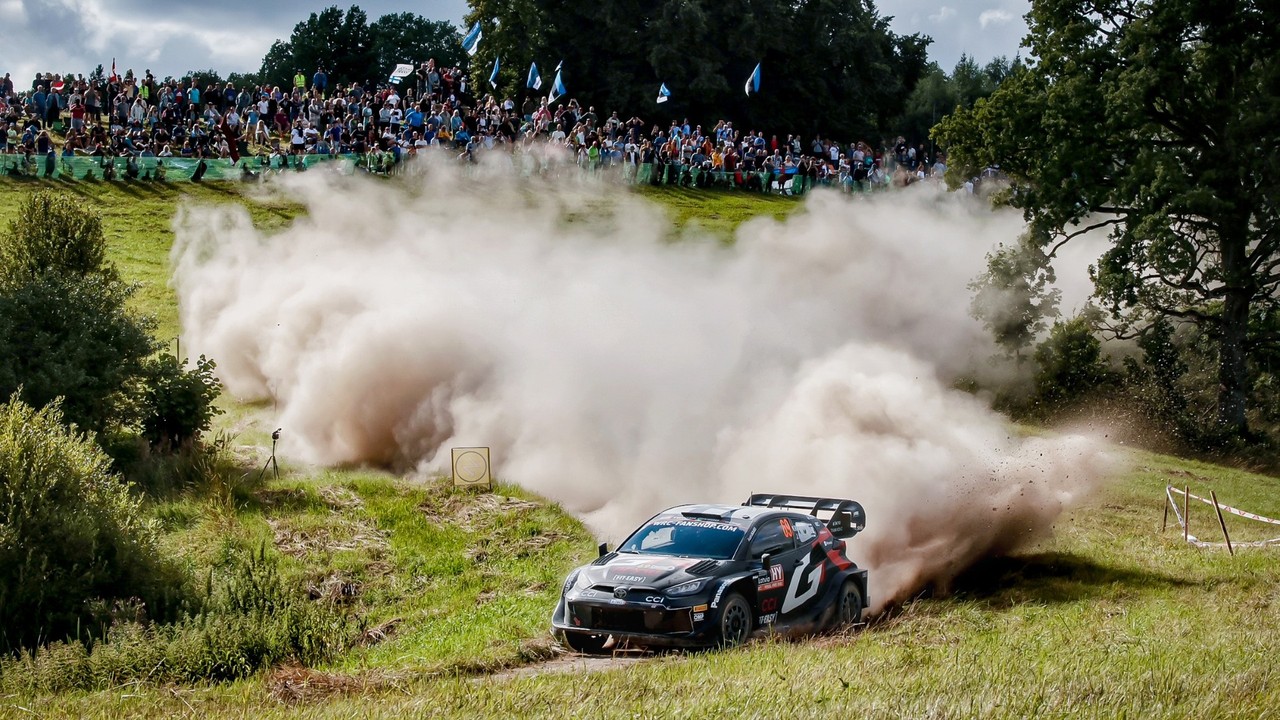 Rovanperä encabeza el 1-2 de Toyota en el Rally de Letonia con Ogier como escolta