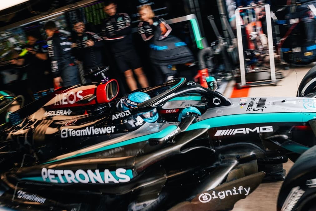 Russell reporta problemas, pero ve a Mercedes “al mismo nivel que en las últimas fechas”