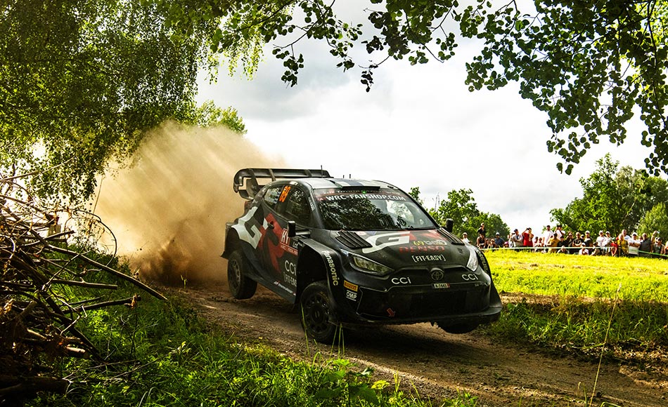 Rovanperä puxa 1-2 da Toyota e comanda sábado do Rali da Letônia. Ogier é 2º