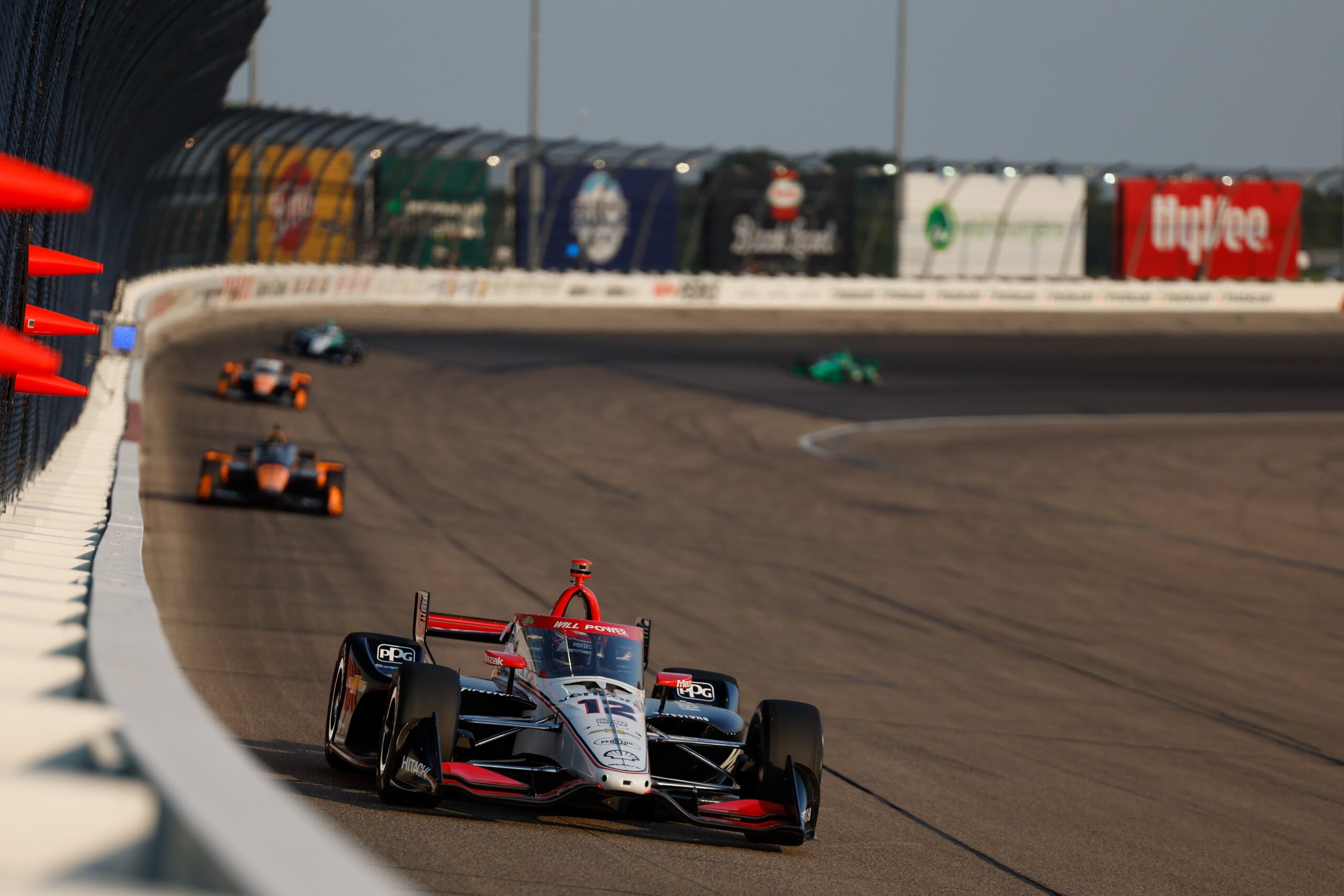 Power vence GP de Iowa 2 marcado por acidente assustador na volta final