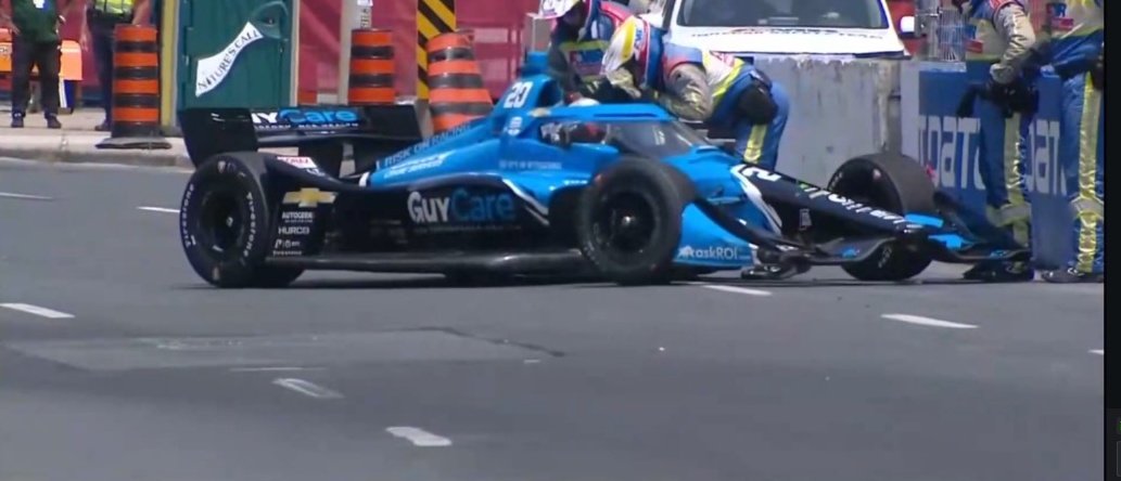 Ferrucci leva toque de O’Ward na largada, bate no muro e causa primeira amarela em Toronto