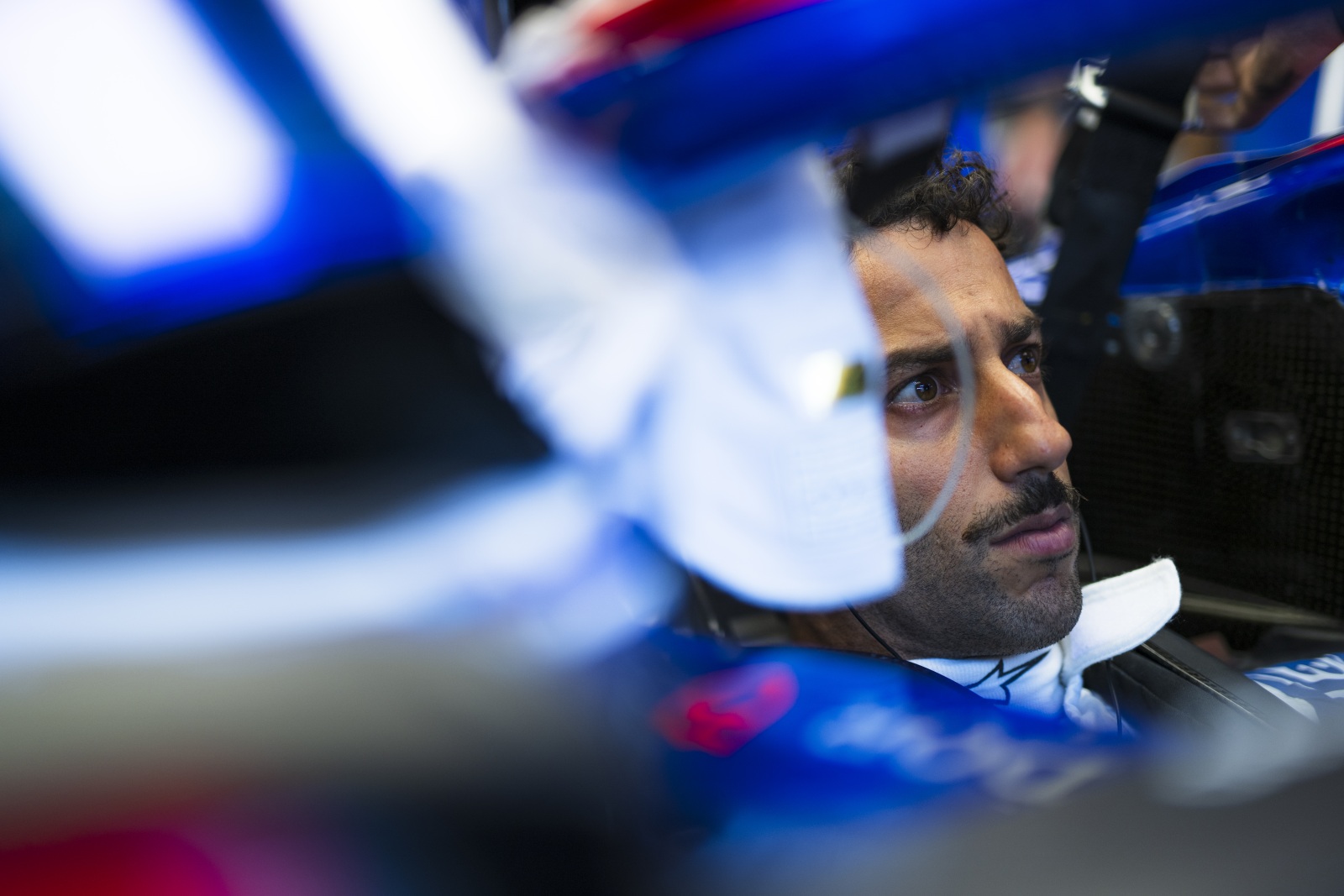 Ricciardo evita señalar culpables en RB tras errores en el GP de Gran Bretaña