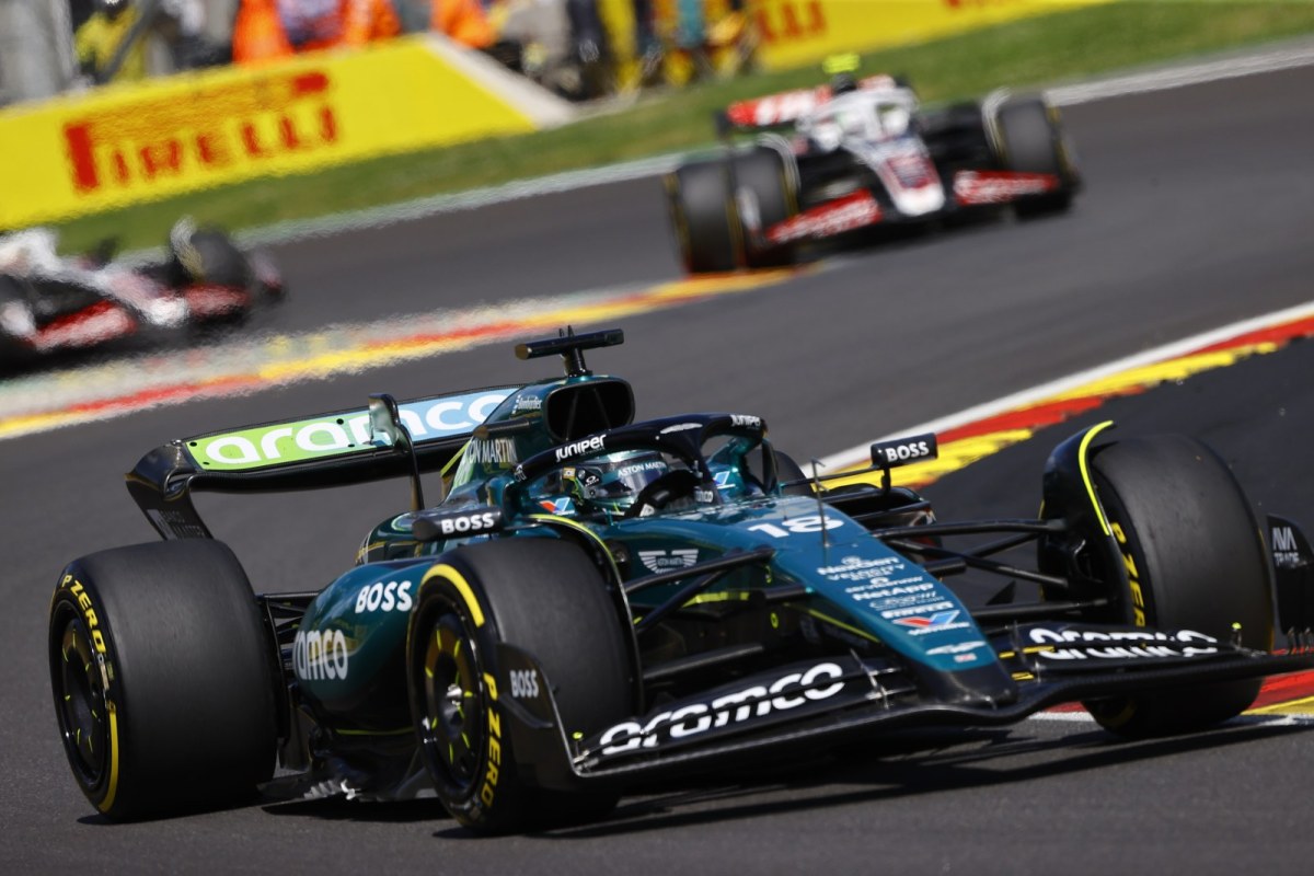 Aston Martin admite “pressão enorme” por falta de resultados na F1: “Não entregamos”